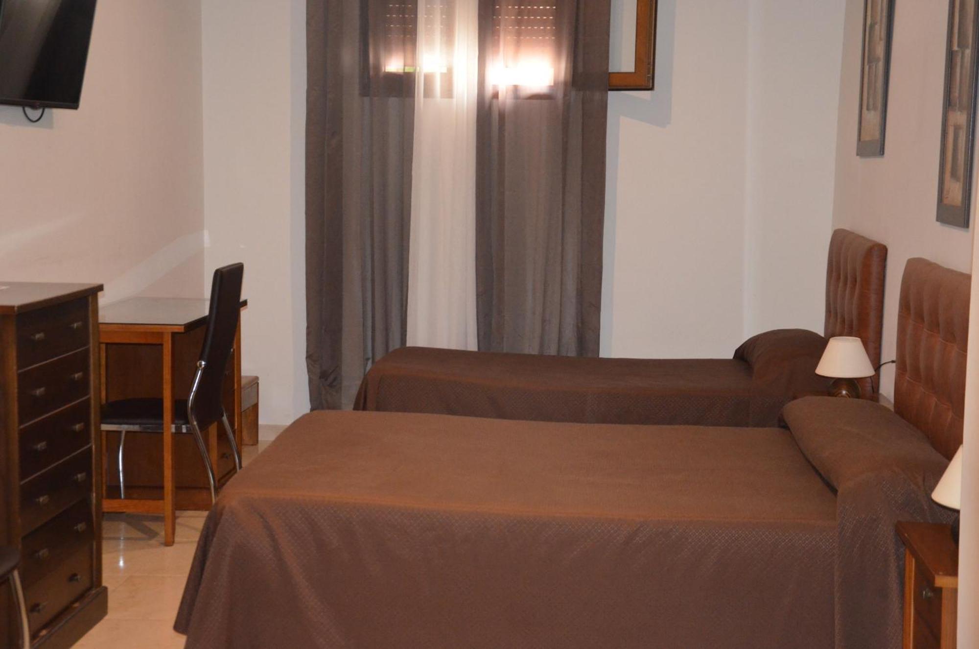 Hostal Mont Royal Alicante Eksteriør billede